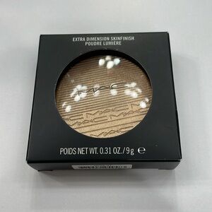 MAC Extra Dimension Skinfinish - Whisper of Gilt